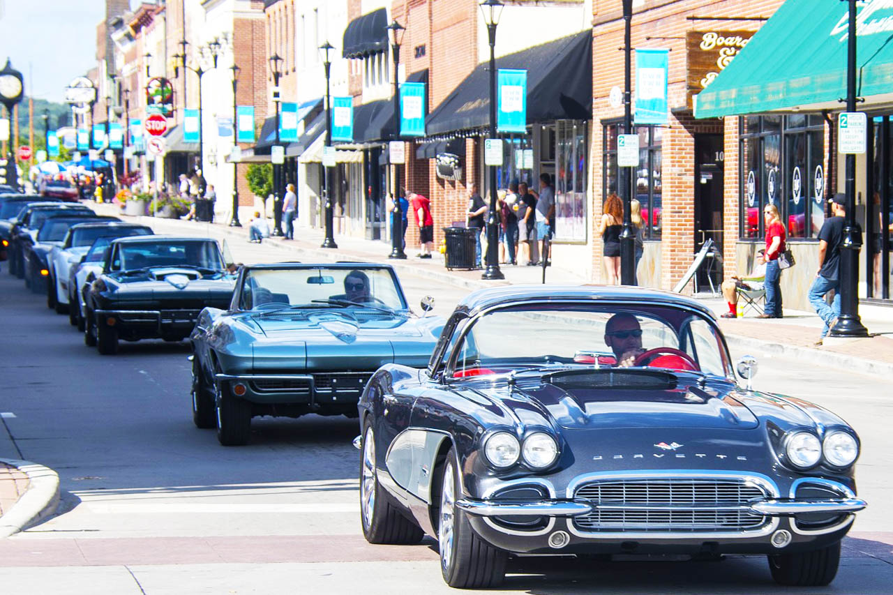 CAR CLUBS & REPAIR SHOPS: Pinnacle Auto Appraisers